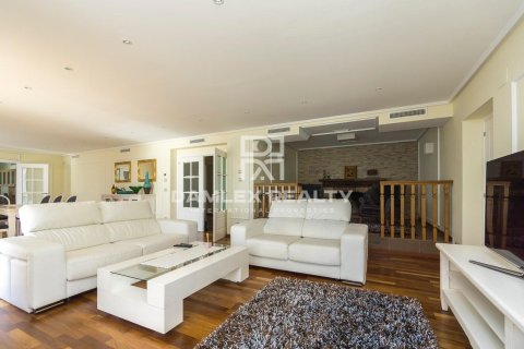Huvila myytävänä Lloret de Mar, Girona, Espanja, 4 makuuhuonetta, 423 m2 No. 176712 - kuva 11