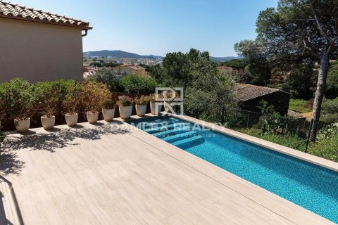 Huvila myytävänä Platja D'aro, Girona, Espanja, 6 makuuhuonetta, 443 m2 No. 176708 - kuva 3