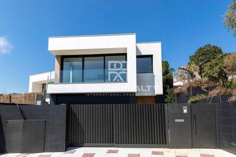 Huvila myytävänä Platja D'aro, Girona, Espanja, 6 makuuhuonetta, 443 m2 No. 176708 - kuva 7
