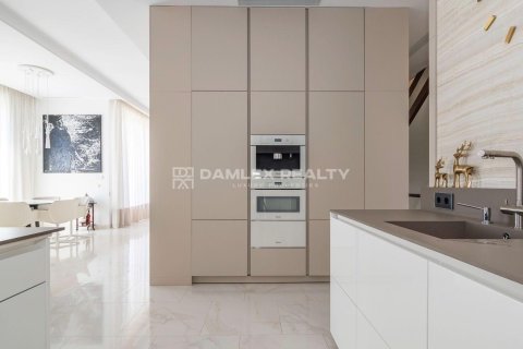 Talo myytävänä Lloret de Mar, Girona, Espanja, 4 makuuhuonetta, 651 m2 No. 176711 - kuva 26
