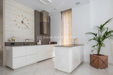 Talo myytävänä Lloret de Mar, Girona, Espanja, 4 makuuhuonetta, 651 m2 No. 176711 - kuva 23