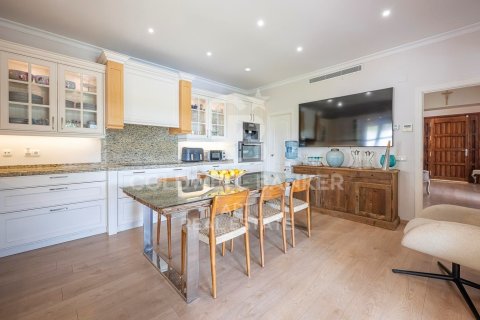 House for sale in Benahavis, Malaga, Spain 5 bedrooms, 527 sq.m. No. 157496 - photo 4