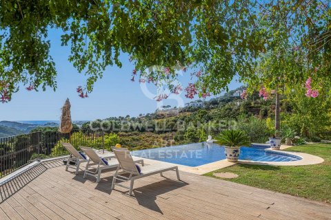 House for sale in Benahavis, Malaga, Spain 5 bedrooms, 527 sq.m. No. 157496 - photo 1