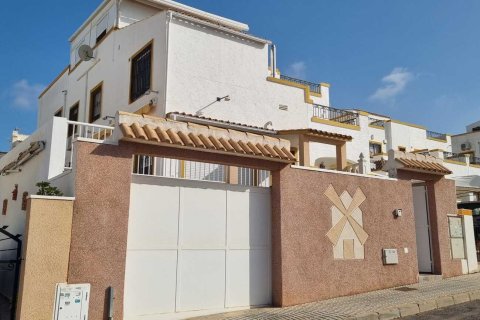 Townhouse à Torrevieja, Alicante, Espagne 6 chambres, 136 m2 No. 190065