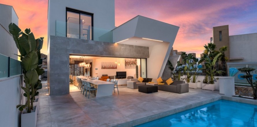 Villa in Rojales, Alicante, Spain 3 bedrooms,  No. 166626