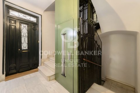 Apartamento en venta en Madrid, España 3 dormitorios, 234 m2 No. 157120 - foto 4