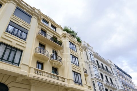 Apartamento en venta en Madrid, España 3 dormitorios, 234 m2 No. 157120 - foto 6
