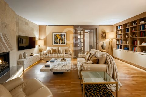 Продажа квартиры в Барселона, Испания 5 спален, 214м2 №157124 - фото 6