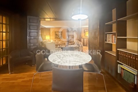 Продажа квартиры в Барселона, Испания 5 спален, 214м2 №157124 - фото 16