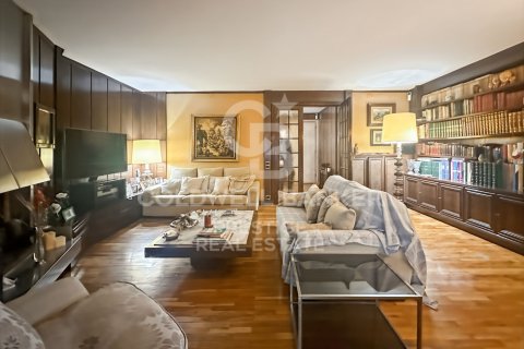 Продажа квартиры в Барселона, Испания 5 спален, 214м2 №157124 - фото 7