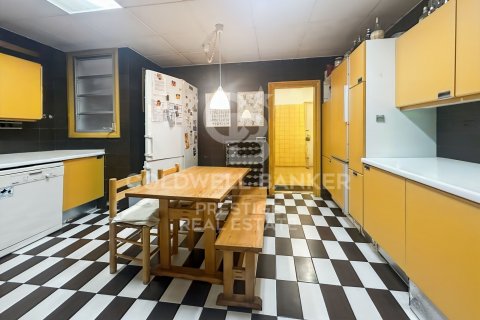 Продажа квартиры в Барселона, Испания 5 спален, 214м2 №157124 - фото 11
