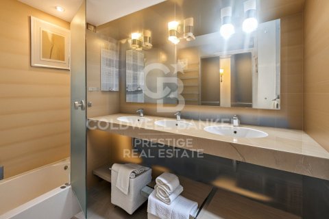 Продажа квартиры в Барселона, Испания 5 спален, 214м2 №157124 - фото 23
