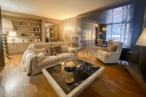 Apartamento en Barcelona, España 5 dormitorios, 214 m2 No. 157124
