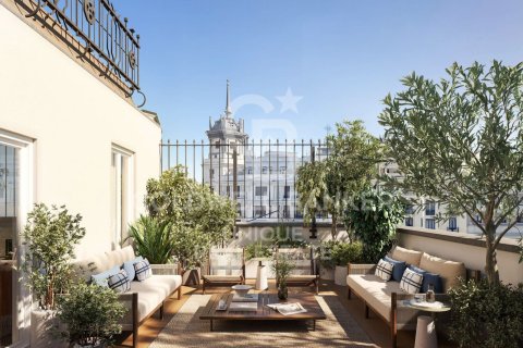 Kattohuoneisto Madrid, Espanja 4 makuuhuonetta, 342 m2 No. 157123