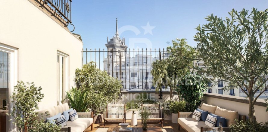 Kattohuoneisto Madrid, Espanja 4 makuuhuonetta, 342 m2 No. 157123