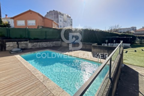 Продажа дуплекса в Ла-Корунья, Испания 2 спальни, 93м2 №157122 - фото 2