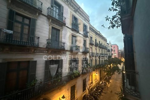 Apartamento en venta en Barcelona, España 6 dormitorios, 153 m2 No. 157125 - foto 2