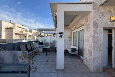 Kaupunkipientalo myytävänä Torrevieja, Alicante, Espanja, 3 makuuhuonetta, 197 m2 No. 196992 - kuva 13
