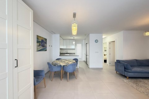 Kaupunkipientalo myytävänä Torrevieja, Alicante, Espanja, 3 makuuhuonetta, 197 m2 No. 196992 - kuva 19