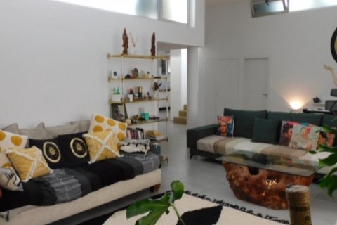 Villa en venta Alicante, España 6 dormitorios, 280 m2 No. 133259 - foto 3