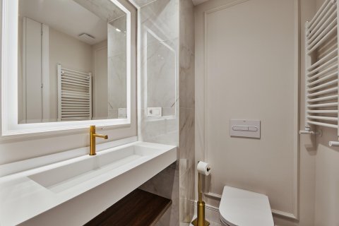 Apartment for sale in Madrid, Spain 3 bedrooms, 122 sq.m. No. 180088 - photo 20