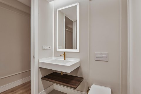 Apartment for sale in Madrid, Spain 3 bedrooms, 122 sq.m. No. 180088 - photo 27
