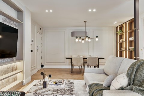 Apartamento en venta en Madrid, España 3 dormitorios, 96 m2 No. 180086 - foto 2