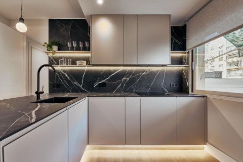 Apartamento en venta en Madrid, España 3 dormitorios, 96 m2 No. 180086 - foto 10
