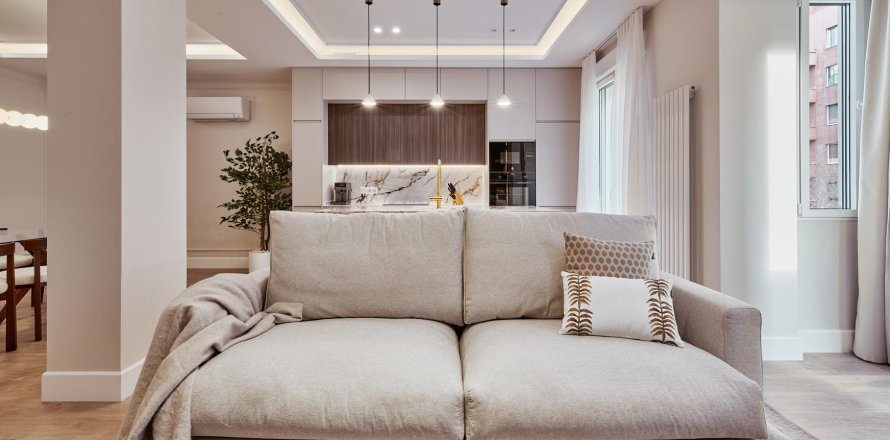 Appartamento a Madrid, Spagna 3 camere da letto, 134 mq. N° 180089