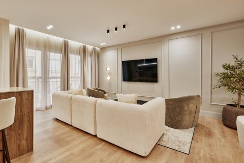 Apartamento en venta en Madrid, España 3 dormitorios, 109 m2 No. 180085 - foto 4