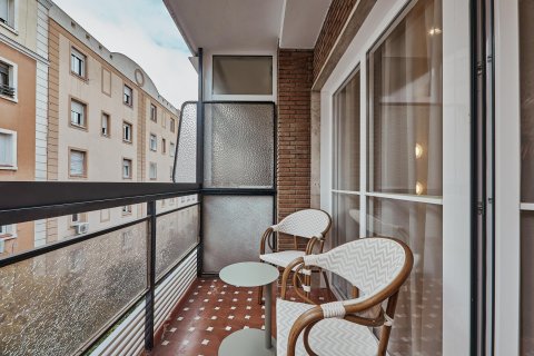 Apartamento en Madrid, España 3 dormitorios, 109 m2 No. 180085
