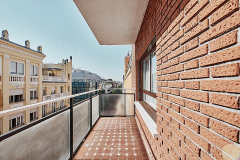 Apartament w Madrid, Hiszpania 3 sypialnie, 112 mkw. nr 180087 – zdjęcie 17