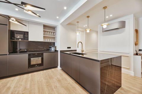 Apartament w Madrid, Hiszpania 3 sypialnie, 112 mkw. nr 180087 – zdjęcie 5