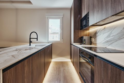 Dzīvoklis pārdošanā Madrid, Spānijā 2 istabas, 81 m2 Nr. 180090 - attēls 8