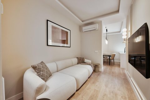 Dzīvoklis pārdošanā Madrid, Spānijā 2 istabas, 81 m2 Nr. 180090 - attēls 2