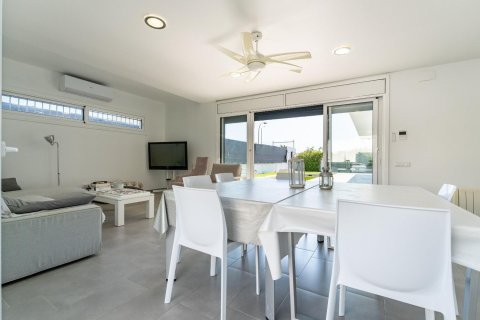 House for sale in Spain 3 bedrooms, 161 sq.m. No. 177837 - photo 9