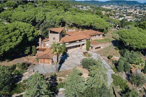 House for sale in Barcelona, Spain 6 bedrooms, 578 sq.m. No. 177835 - photo 2