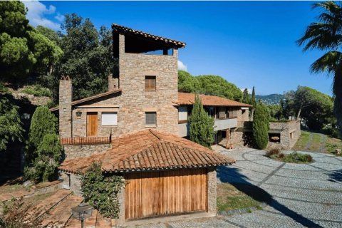House for sale in Barcelona, Spain 6 bedrooms, 578 sq.m. No. 177835 - photo 6