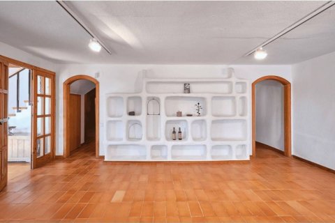 House for sale in Barcelona, Spain 6 bedrooms, 578 sq.m. No. 177835 - photo 12