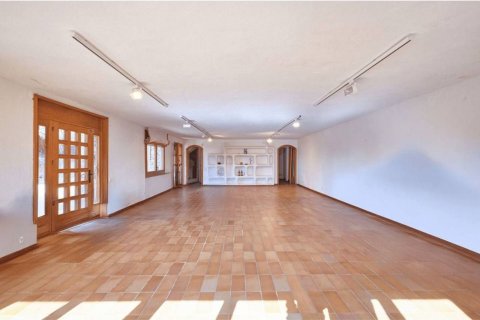 House for sale in Barcelona, Spain 6 bedrooms, 578 sq.m. No. 177835 - photo 13