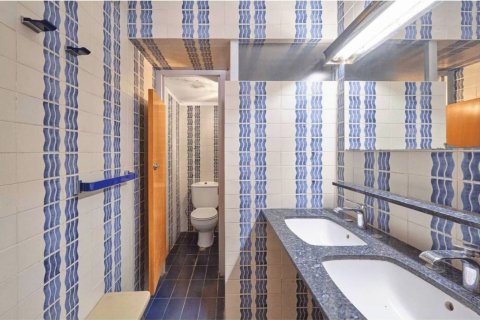House for sale in Barcelona, Spain 6 bedrooms, 578 sq.m. No. 177835 - photo 30