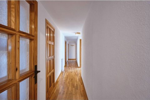 House for sale in Barcelona, Spain 6 bedrooms, 578 sq.m. No. 177835 - photo 22