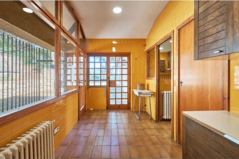 House for sale in Barcelona, Spain 6 bedrooms, 578 sq.m. No. 177835 - photo 23