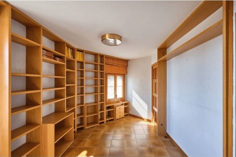 House for sale in Barcelona, Spain 6 bedrooms, 578 sq.m. No. 177835 - photo 19