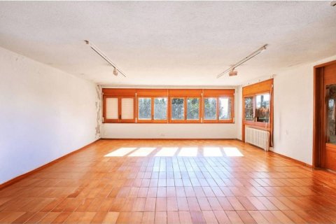 House for sale in Barcelona, Spain 6 bedrooms, 578 sq.m. No. 177835 - photo 14