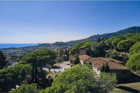 House for sale in Barcelona, Spain 6 bedrooms, 578 sq.m. No. 177835 - photo 11