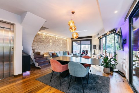 House for sale in Sitges, Barcelona, Spain 5 bedrooms, 309 sq.m. No. 177839 - photo 17