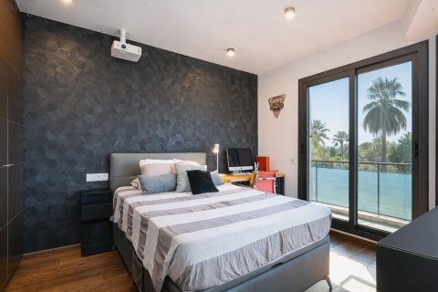House for sale in Sitges, Barcelona, Spain 5 bedrooms, 309 sq.m. No. 177839 - photo 8