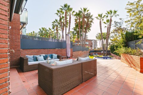 House for sale in Sitges, Barcelona, Spain 5 bedrooms, 309 sq.m. No. 177839 - photo 13