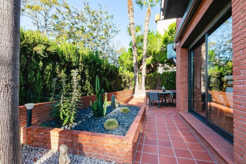 House for sale in Sitges, Barcelona, Spain 5 bedrooms, 309 sq.m. No. 177839 - photo 16